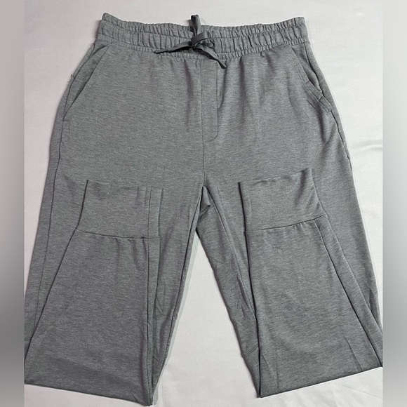 🔥🔥🔥 Lolë Men's Lightweight Lounge Joggers Gray NWOT - Picture 4 of 5
